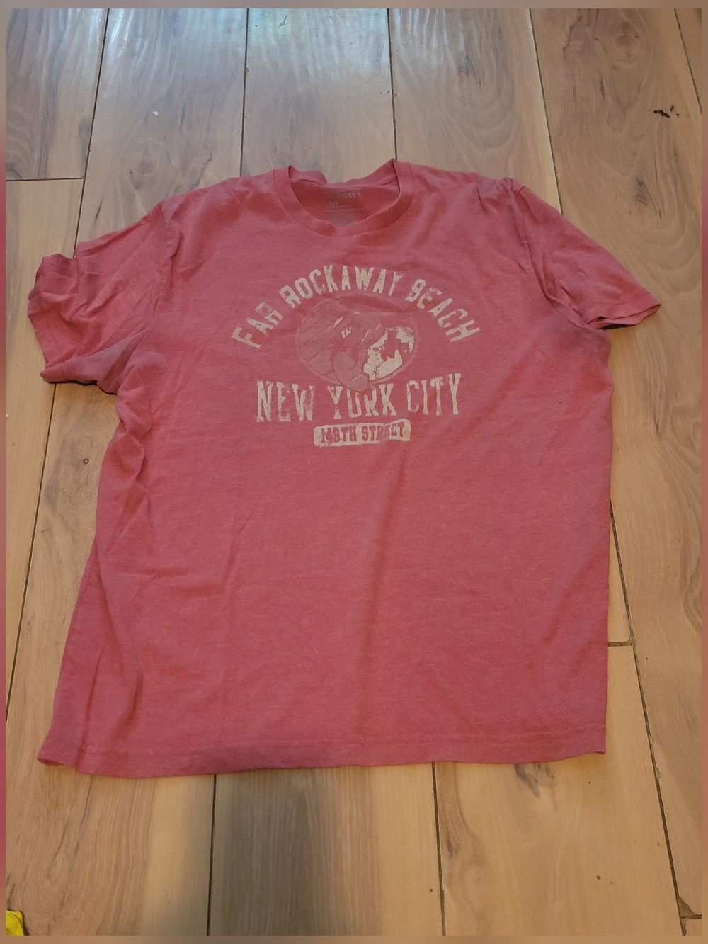 Old Navy Men's Short-Sleeve Graphic Tee — Faded RED